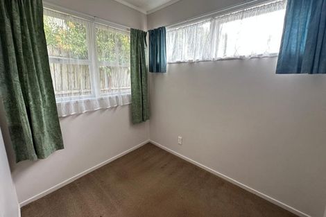 Photo of property in 37 Spence Road, Henderson, Auckland, 0612