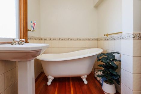Photo of property in 70 Heretaunga Street, Palmerston North, 4414