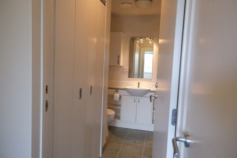 Photo of property in 2/8 Shakespeare Road, Milford, Auckland, 0620