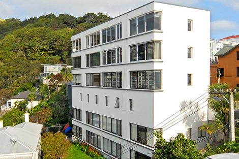 Photo of property in 2f9 Oriental Terrace, Mount Victoria, Wellington, 6011