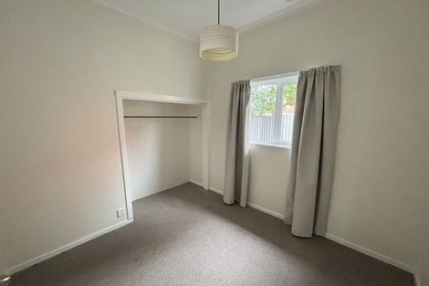 Photo of property in 2 Te Pari Pari Road, Pukerua Bay, 5026