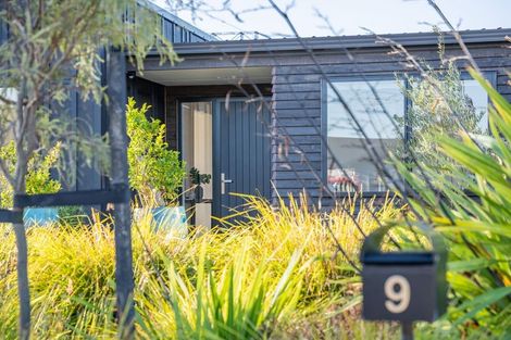 Photo of property in 9 Kaiwaru Place, Waikanae, 5036