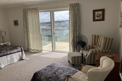 Photo of property in 23 Maka Terrace, Orewa, 0931