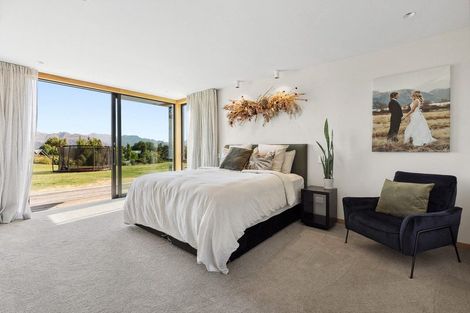 Photo of property in 58 Oak Lane, Wanaka, 9305