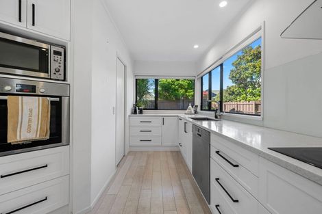 Photo of property in 27 Delamare Road, St Andrews, Hamilton, 3200