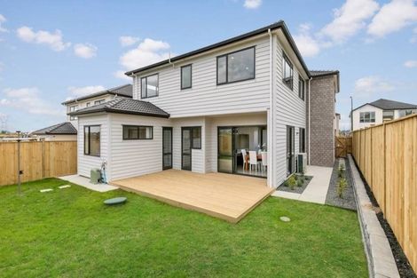 Photo of property in 32 Carrickdawson Drive, Flat Bush, Auckland, 2019