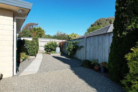 Photo of property in 98 Regent Drive, Paraparaumu Beach, Paraparaumu, 5032