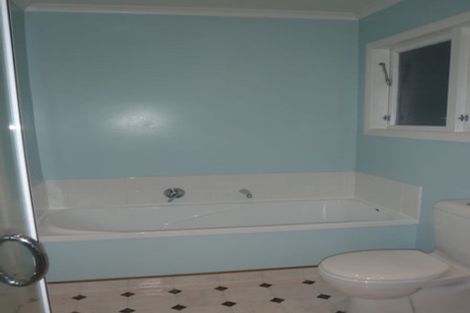 Photo of property in 57 Bedford Street, Northland, Wellington, 6012