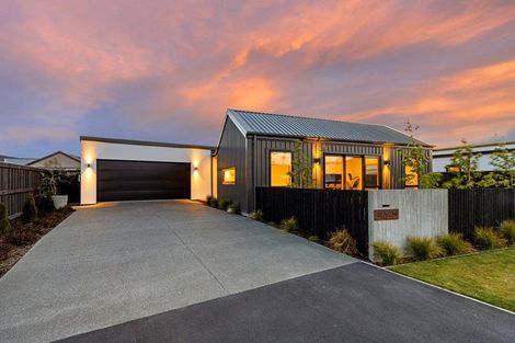 Photo of property in 7 Peak Lane, Halswell, Christchurch, 8025