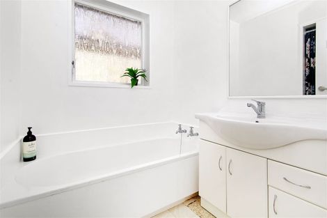 Photo of property in 78 Churton Drive, Churton Park, Wellington, 6037