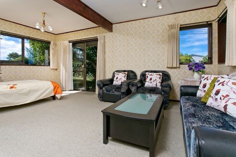 Photo of property in 2/25 Toroa Street, Torbay, Auckland, 0630