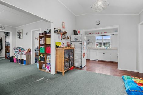 Photo of property in 270 High Street South, Carterton, 5713