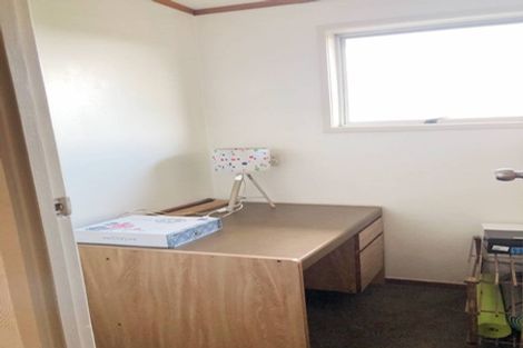 Photo of property in 13 Seakens Way, Glen Eden, Auckland, 0602