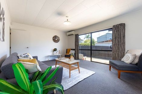 Photo of property in 55 Meadowvale Rise, Titirangi, Auckland, 0604