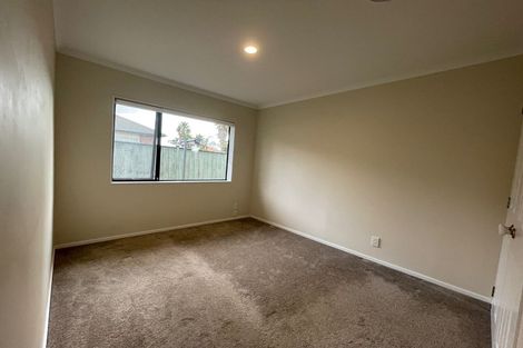 Photo of property in 16 Middlefield Drive, East Tamaki Heights, Auckland, 2016