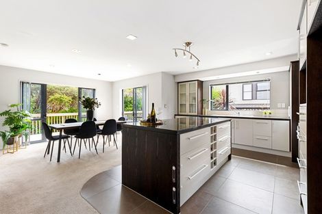 Photo of property in 46 Newbury Place, Schnapper Rock, Auckland, 0632