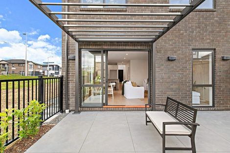 Photo of property in 529 Massey Road, Mangere, Auckland, 2022