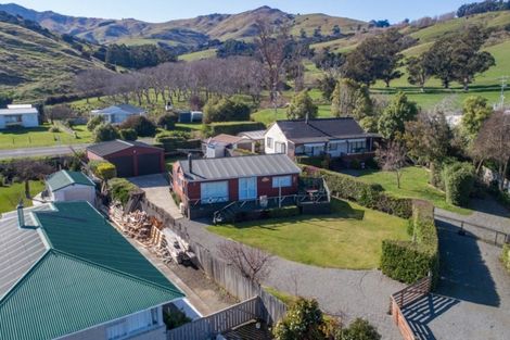 Photo of property in 11 Seafield Road, Duvauchelle, 7581