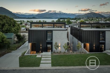 Photo of property in 81 Warren Street, Wanaka, 9305