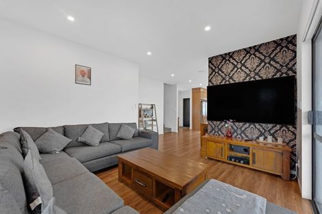 Photo of property in 35 Sapwood Crescent, Takanini, 2110