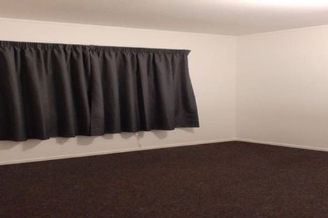 Photo of property in 2/28 Lilburn Crescent, Massey, Auckland, 0614