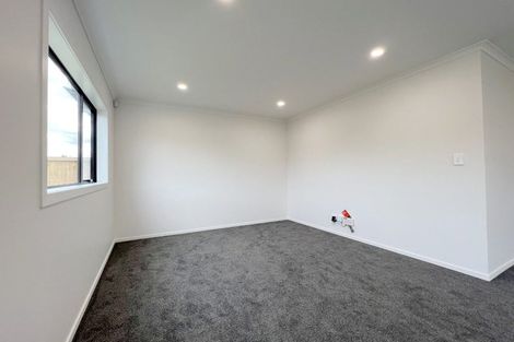 Photo of property in 94 Papatupu Way, Kumeu, 0810