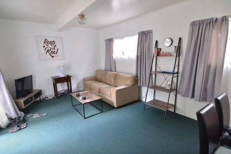 Photo of property in 105 Bond Crescent, Forrest Hill, Auckland, 0620