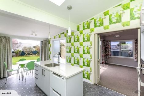 Photo of property in 60 Tukapa Street, Westown, New Plymouth, 4310