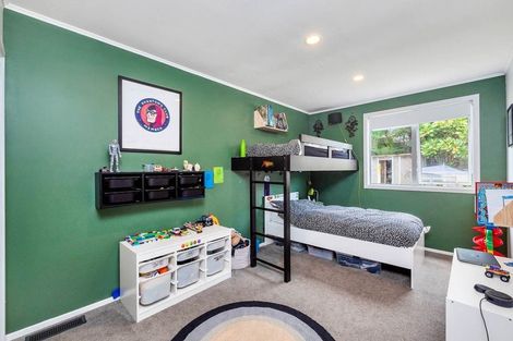 Photo of property in 9 Wharf Road, Te Atatu Peninsula, Auckland, 0610
