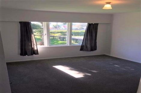 Photo of property in 11 Edwards Avenue, Henderson, Auckland, 0610