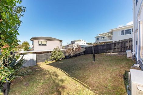 Photo of property in 22 Stottholm Road, Titirangi, Auckland, 0604