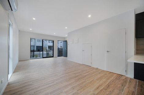 Photo of property in 1 Aramata Road, Papakura, 2110
