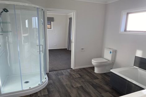 Photo of property in 52 Regan Street, Stratford, 4332