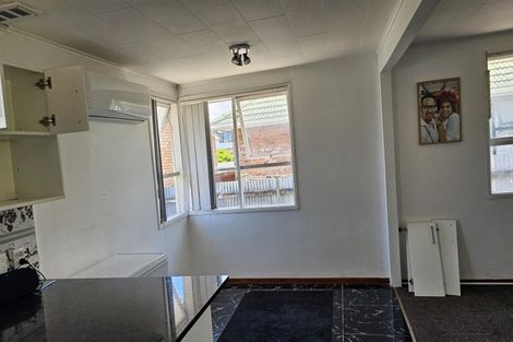 Photo of property in 525 Massey Road, Mangere, Auckland, 2022