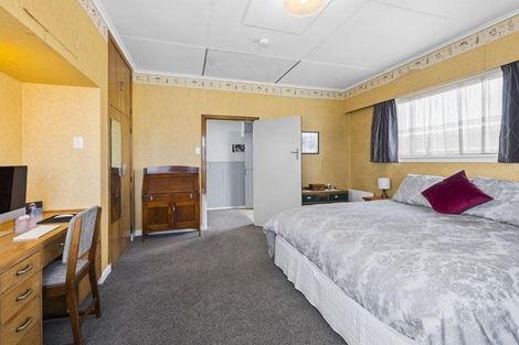 Photo of property in 15 Tasman Street, Opunake, 4616