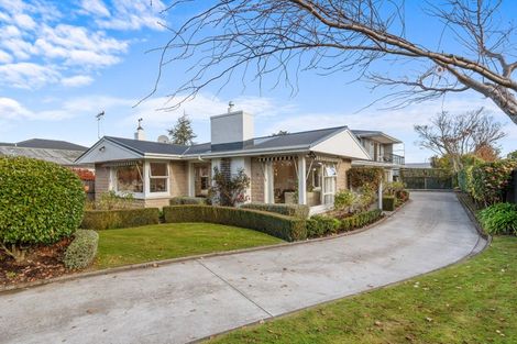 Photo of property in 229 Memorial Avenue, Burnside, Christchurch, 8053
