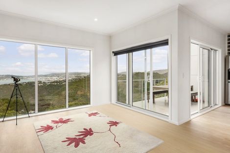Photo of property in 20 Grumman Lane, Newlands, Wellington, 6037