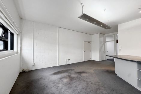 Photo of property in Endeavour Apartments, 19/125u Thorndon Quay, Pipitea, Wellington, 6011