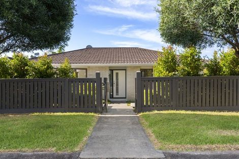 Photo of property in 59a/1 Norwood Road, Bayswater, Auckland, 0622