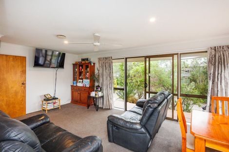 Photo of property in 35 Kowhai Street, Tokomaru, Palmerston North, 4474