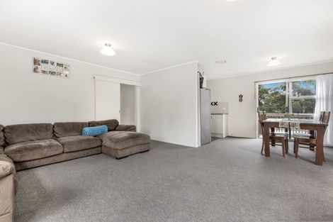 Photo of property in 23 Luckens Road, West Harbour, Auckland, 0618