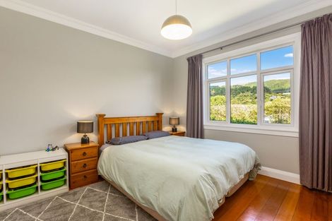 Photo of property in 32 Handyside Street, Tawa, Wellington, 5028