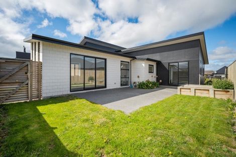 Photo of property in 22 Deans Place, Amberley, 7410