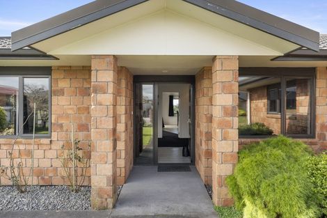 Photo of property in 30 Montague Grove, Stratford, 4332