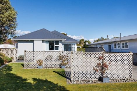 Photo of property in 37 Parkland Crescent, Terrace End, Palmerston North, 4410