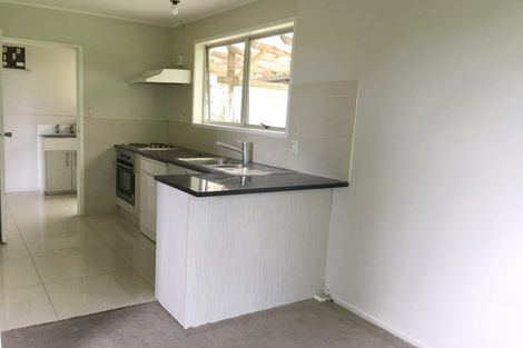 Photo of property in 21 Finn Place, Totara Vale, Auckland, 0629