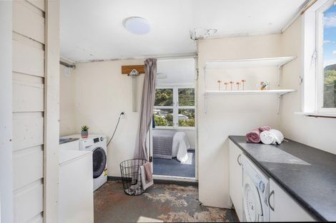 Photo of property in 34 Mckinley Crescent, Brooklyn, Wellington, 6021