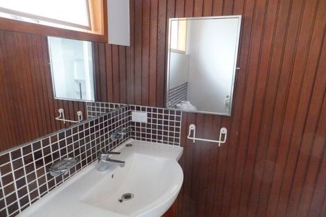 Photo of property in 35-37 Lone Kauri Road, Karekare, New Lynn, 0772