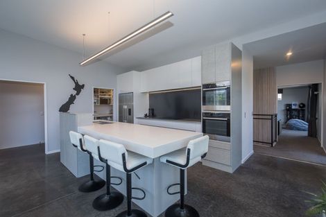 Photo of property in 48 Minaret Ridge, Wanaka, 9305