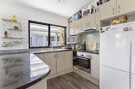 Photo of property in 2/248 Pakuranga Road, Pakuranga Heights, Auckland, 2010